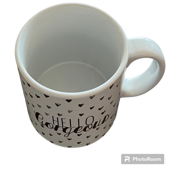 TMD Holdings While Hello Gorgeous Large Ceramic With Gold Hearts Mug - Picture 3 of 4